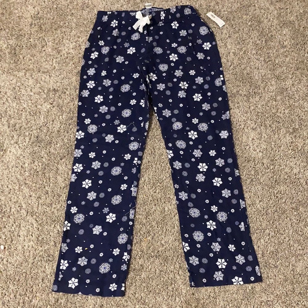 Snowflake pajama pants size medium